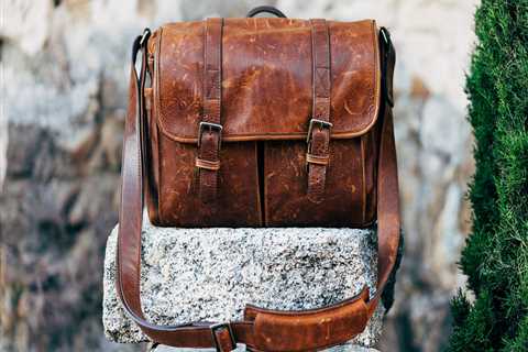 what are different types of messenger bags - Good Earth Montana