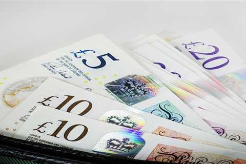 Wallet squeeze: Pay growth drops as job market wobbles