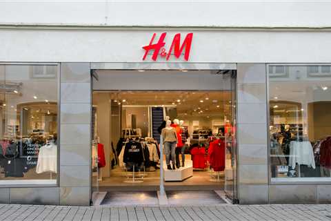 H&M Just Strapped Bodycams on Their Staff Because Shoplifting Has Gone Completely Mental