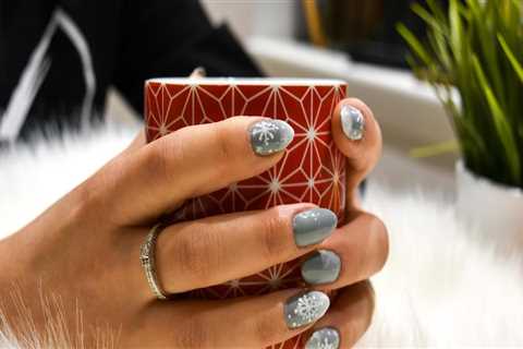 How to Choose Fingernail Designs That Match Your Personality